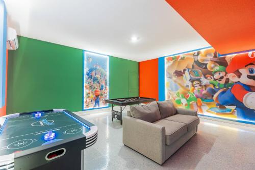 Cozy House w Game Room Theater Pool and More photo 16