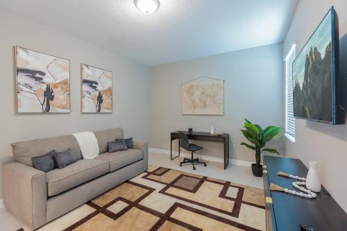 Cozy House w Game Room Theater Pool and More photo 44