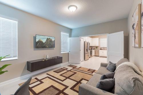 Cozy House w Game Room Theater Pool and More photo 4