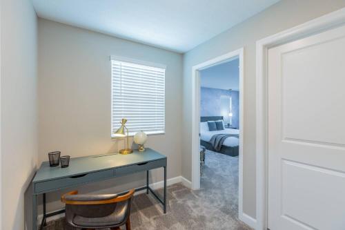 Cozy House w Game Room Theater Pool and More photo 56