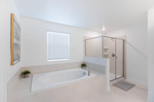 Cozy House w Game Room Theater Pool and More photo 65
