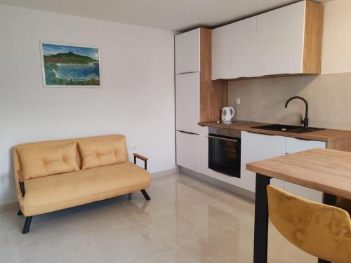 Køkken eller tekøkken på Apartments by the sea Lumbarda, Korcula - 4378