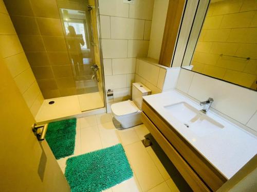 Koupelna v ubytování Marassi Marina- Marina Views- Marine Luxurious 3 Bedroom Chalet- El Alamein