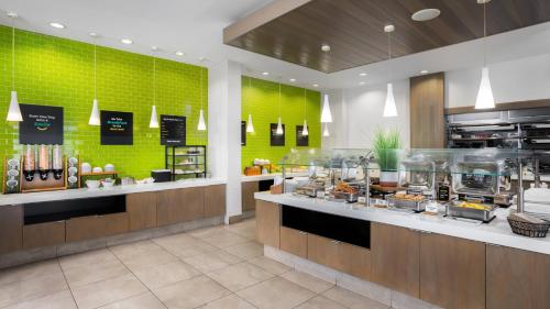 Еда / где поесть недалеко от курортного отеля