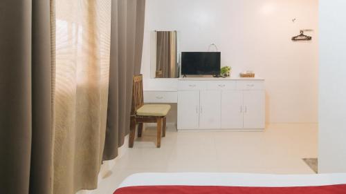 Gallery image of RedDoorz @ Marceily Point Resort Guimaras in Igcauayan