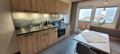 Kuchyň nebo kuchyňský kout v ubytování Ferienwohnung Jörgenhof