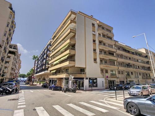 Beau 2 pièces proche Croisette avec air conditionné 211