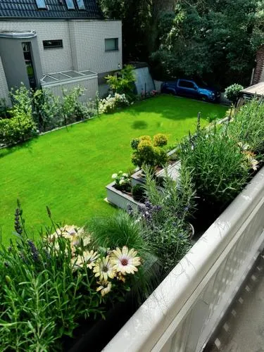 Garden Apartments photo 8
