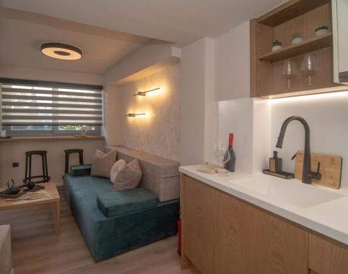 Η κουζίνα ή μικρή κουζίνα στο ALIVIO Lux Residences