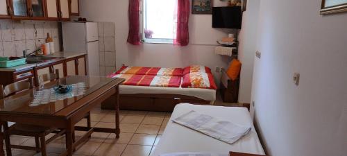 Η κουζίνα ή μικρή κουζίνα στο Apartments Cvitini Dvori Garjak