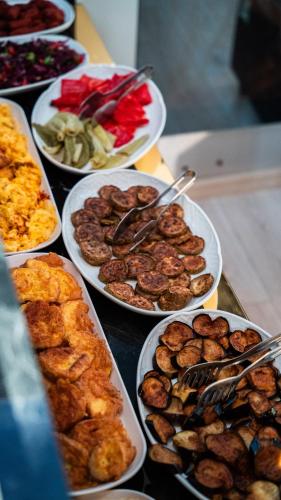 ホテルの敷地内または近くでの食事または食べ物