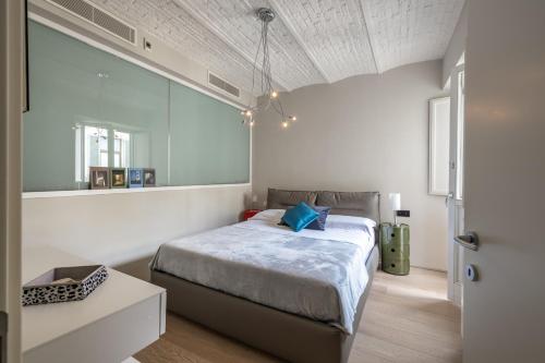Quiet Designer Flat with Private Rooftop Terrace