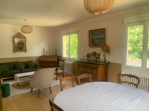 Photo de la galerie de l'établissement Belle Maison 5 chambres au Coeur de La Vallée du Cens, à Orvault