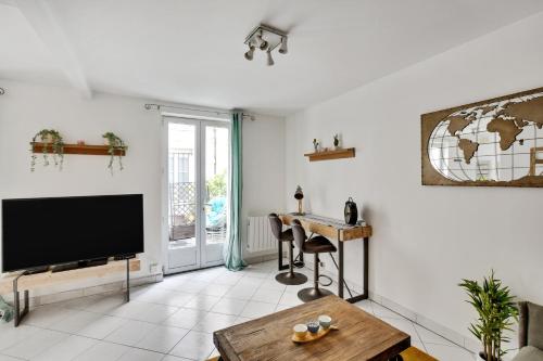 Chic studio with terrace in Paris