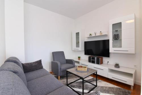 Televisyen dan/atau pusat hiburan di Apartment Borna Sukosan