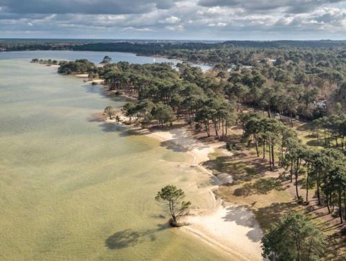 Charme & Nature - 2 chambres, cosy, Lac, Golf, Piscine, Terrasse, Parking, 2 à 5 pers max