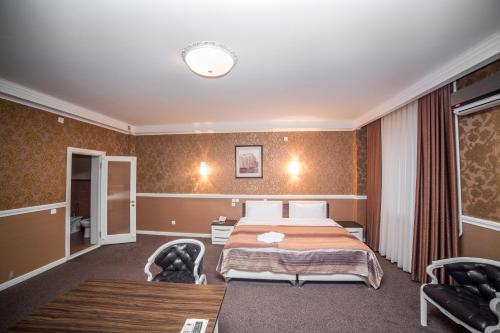 Foto dalla galleria di Hotel Orto Asia a Oš