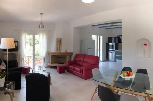 Villa Verde with Outdoor Jacuzzi