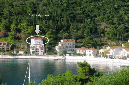 Agia Efimia seaside 2br apartment