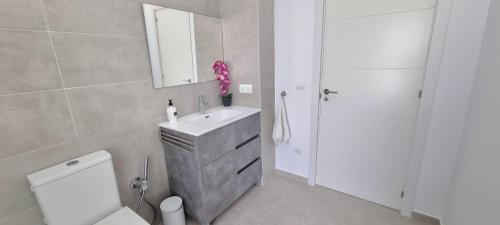 Ένα μπάνιο στο Casa moderna cefiro