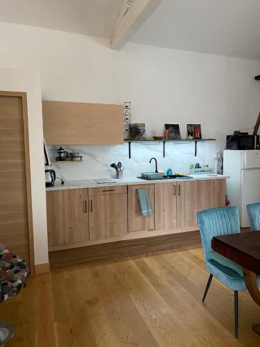 loft charmant dans quartier branché climatisé
