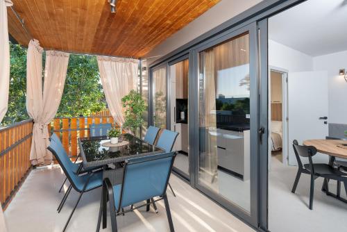 パコシュタネにあるIvas mobile homes and apartmentsのギャラリーの写真