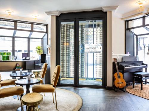 Χώρος καθιστικού στο ibis Styles Paris 15 Lecourbe