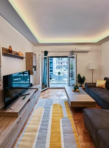 Acropolis Aria Apartment-Steps to Metro & Tram