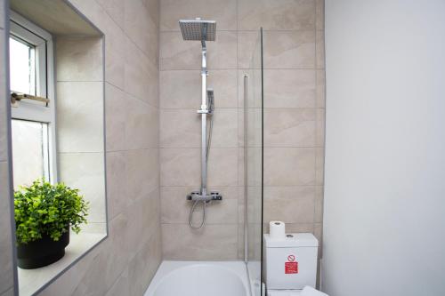 Koupelna v ubytování Vacant Nests Beamish Cottage Museum - Wifi