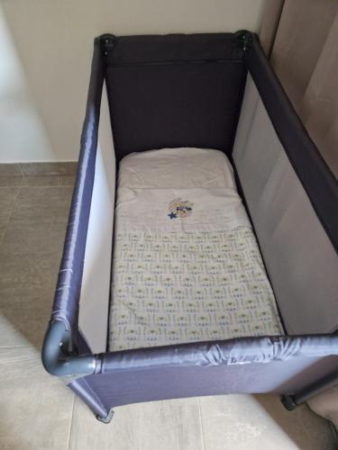Postel nebo postele na pokoji v ubytování Joli T2 cosy avec jardin privatif