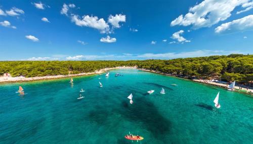 Pine Beach Pakostane - All Inclusive light