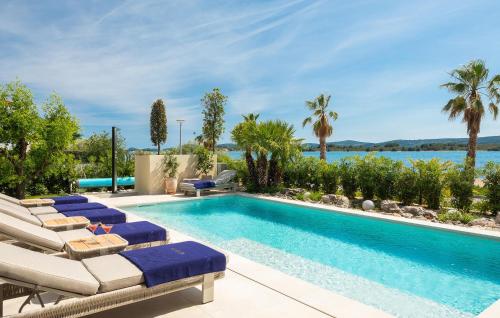 Πισίνα στο ή κοντά στο Stunning Home In Turanj With Sauna