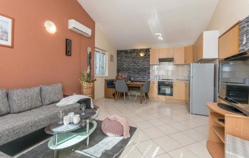 Amazing Apartment In Biograd Na Moru