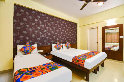 Photo de la galerie de l'établissement FabHotel Prime Yash Residency - Nr Lonavala Railway Station, à Lonavala