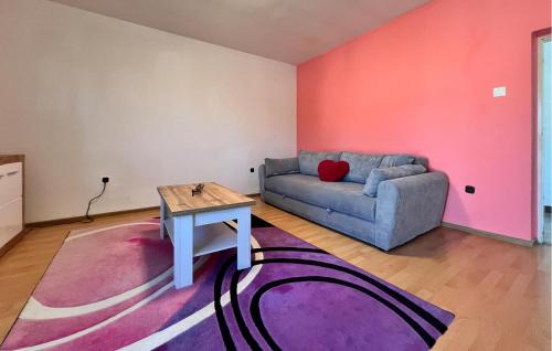 2 Bedroom Gorgeous Apartment In Pula