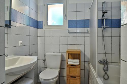 Bilik mandi di Villas Abbartello