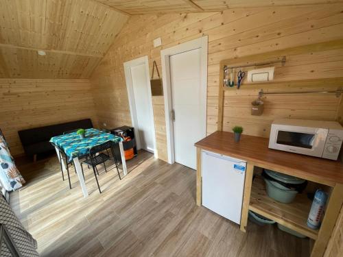 Η κουζίνα ή μικρή κουζίνα στο Camping la escalada