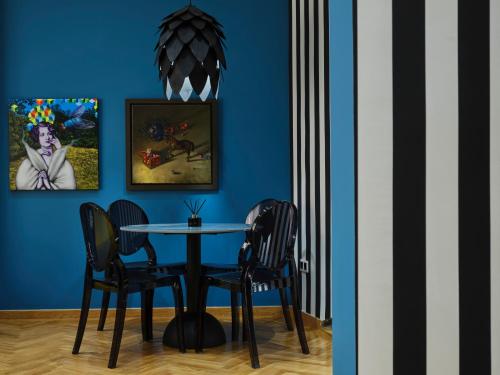 Art Deco Apt in Kolonaki