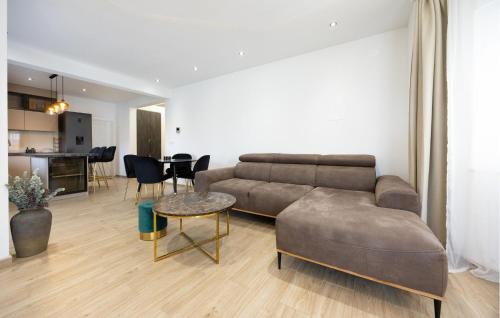 Beautiful Apartment In Split With Wifi