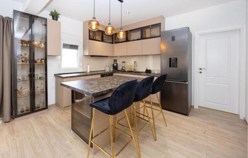 Beautiful Apartment In Split With Wifi