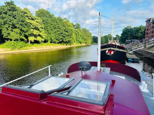 Unique Houseboat Experience I Central City Break photo 11