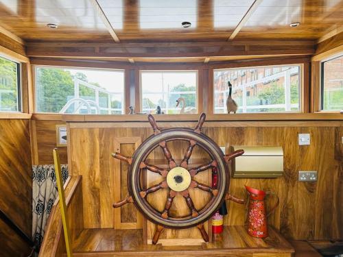 Unique Houseboat Experience I Central City Break photo 32