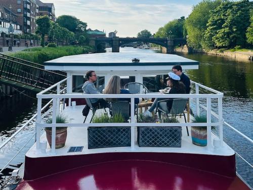 Unique Houseboat Experience I Central City Break photo 17