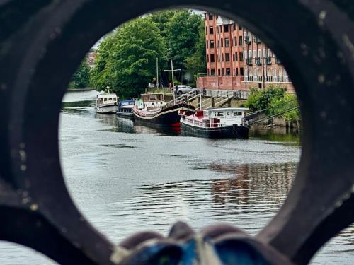 Unique Houseboat Experience I Central City Break photo 33