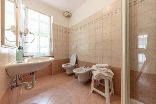 Un baño de WHITE MOSS GARNì