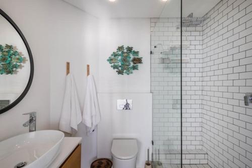 Ένα μπάνιο στο 7 Sun Centre