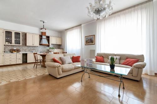 Η κουζίνα ή μικρή κουζίνα στο Villa Maroby Rooms & Parking - Lecce Selection