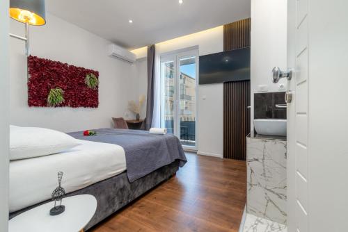Antares Rooms Split 1