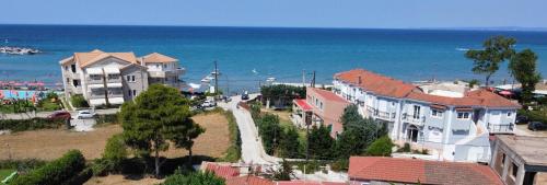 Gallery image of Dora's Tsilivi Beach House A by "elite" in Plános