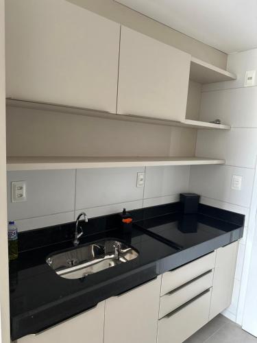 Una cocina o cocineta en Neo Duos Intermares